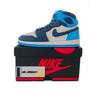 Air Jordan 1 Sneaker Shoe Silicone Airpods
Case Airpod 1 & 2 Obsidian